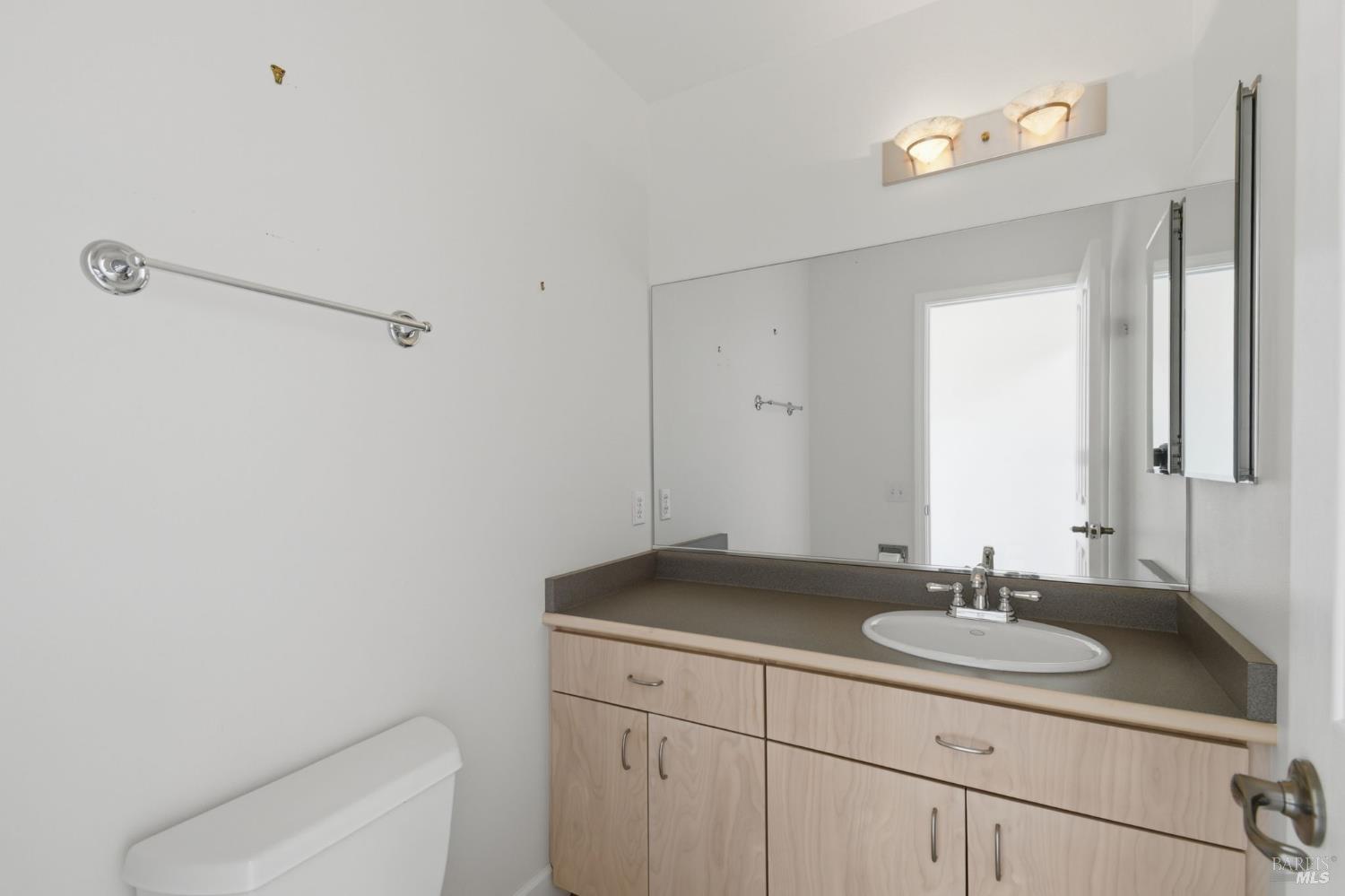 45340 Sequoia Road Gualala, CA 95445 - Photo 20 of 63 Upper level half bath