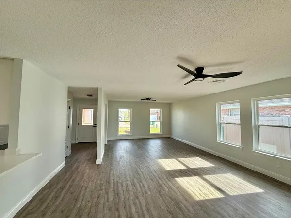 $276,000 | 264 Oak Point Drive, Laplace, LA 70068