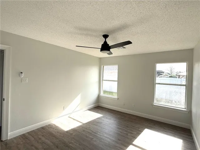 $276,000 | 264 Oak Point Drive, Laplace, LA 70068