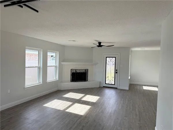$276,000 | 264 Oak Point Drive, Laplace, LA 70068