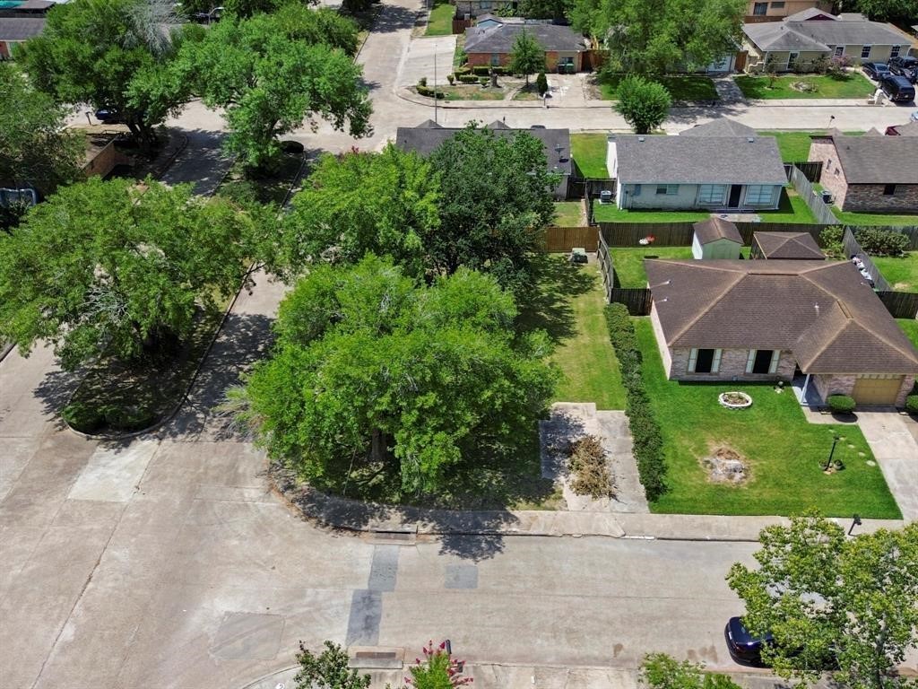 4985 East Ridge Creek Drive Houston, TX 77053 - Photo 9 of 11