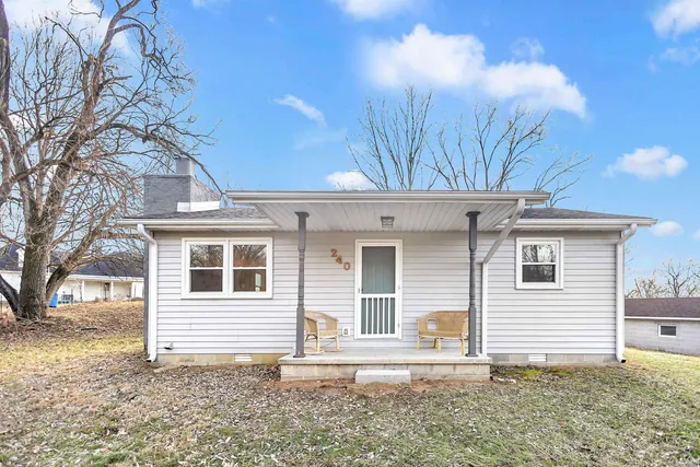 $155,000 | 240 North Cleveland Street, Bloomfield, IN 47424