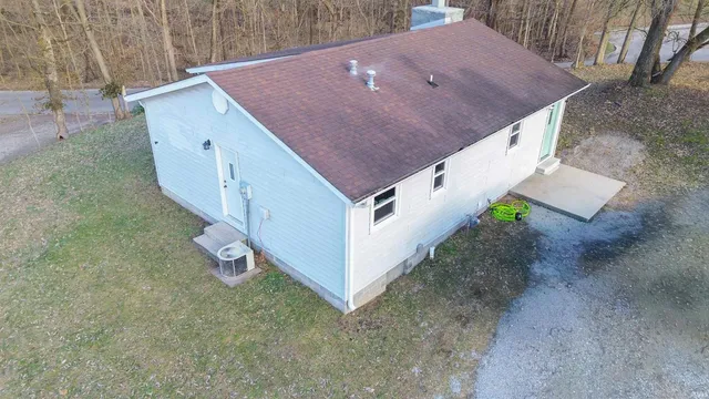 $155,000 | 240 North Cleveland Street, Bloomfield, IN 47424