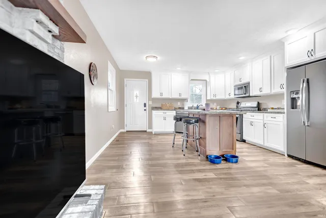 $155,000 | 240 North Cleveland Street, Bloomfield, IN 47424