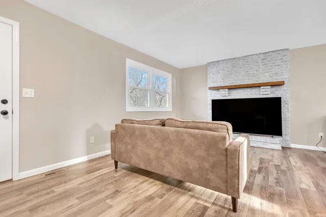 $155,000 | 240 North Cleveland Street, Bloomfield, IN 47424