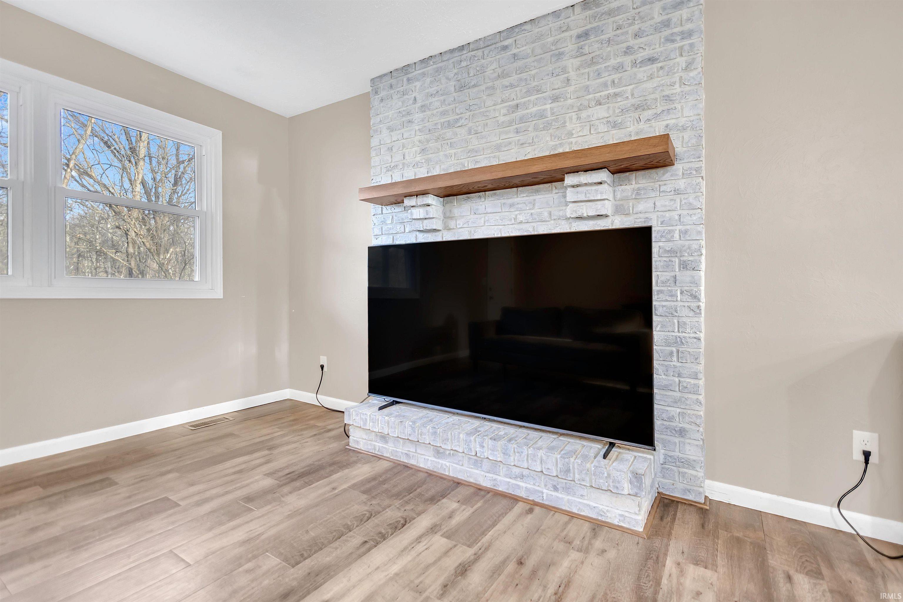 240 North Cleveland Street Bloomfield, IN 47424 - Photo 8 of 16