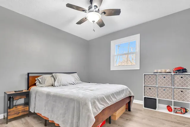 $155,000 | 240 North Cleveland Street, Bloomfield, IN 47424