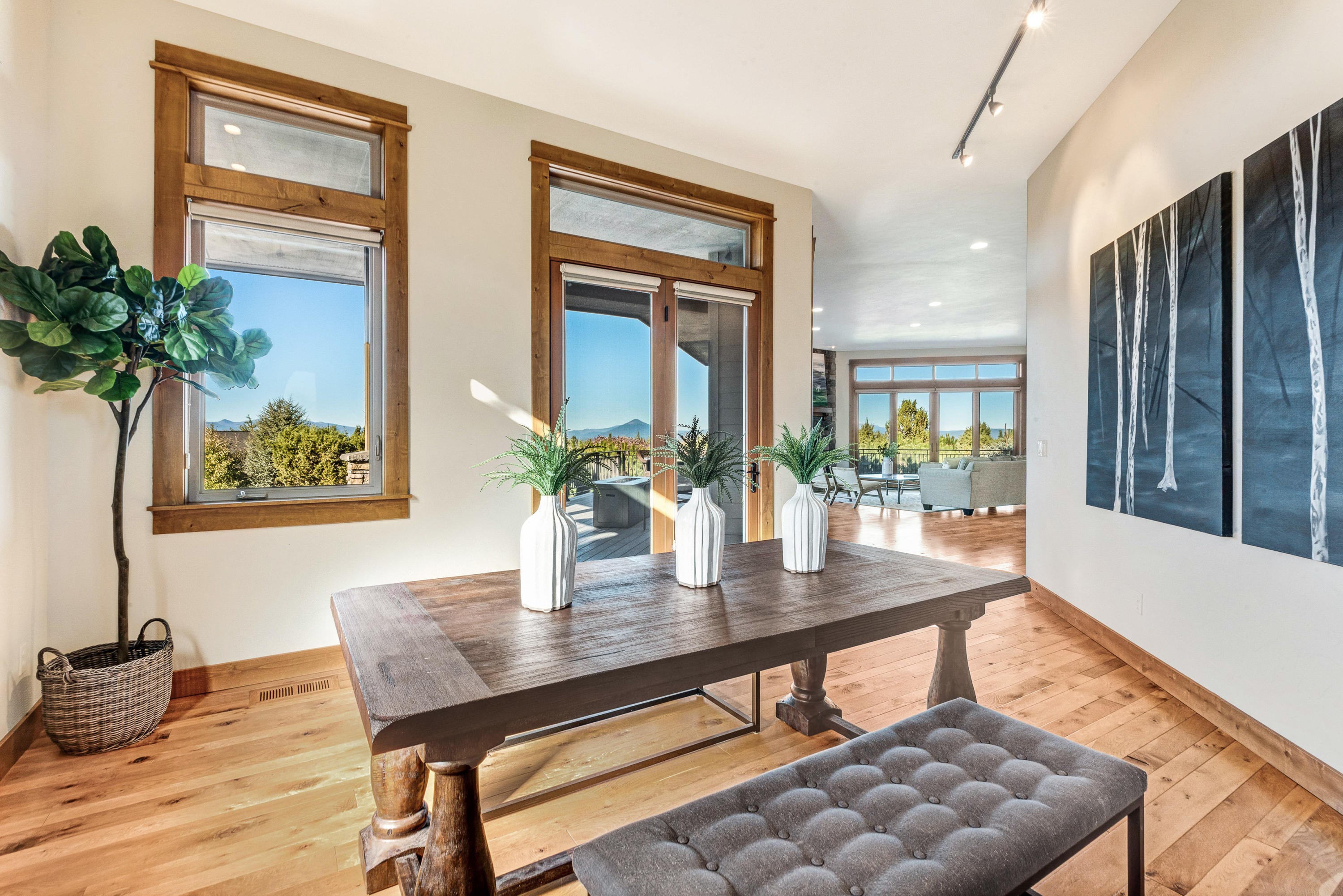 1133 Highland View Loop Redmond, OR 97756 - Photo 22 of 59 Separate dining room just off the great room