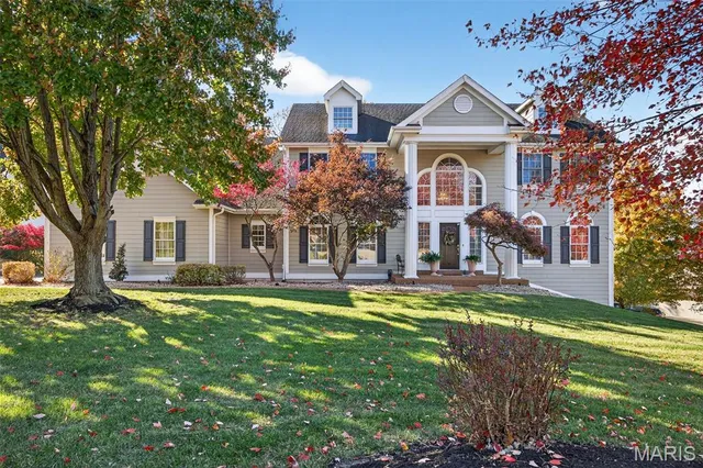 $820,000 | 17644 Myrtlewood Drive, Chesterfield, MO 63005