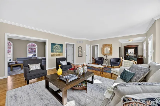 $820,000 | 17644 Myrtlewood Drive, Chesterfield, MO 63005