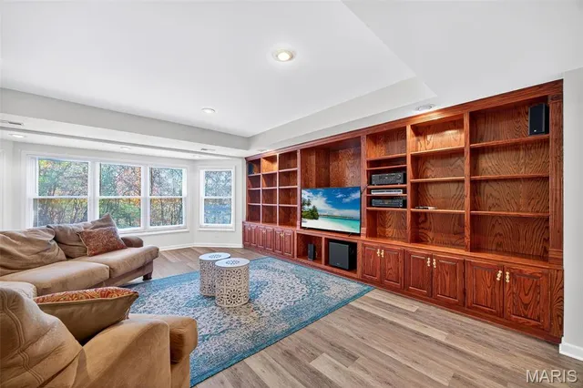 $820,000 | 17644 Myrtlewood Drive, Chesterfield, MO 63005