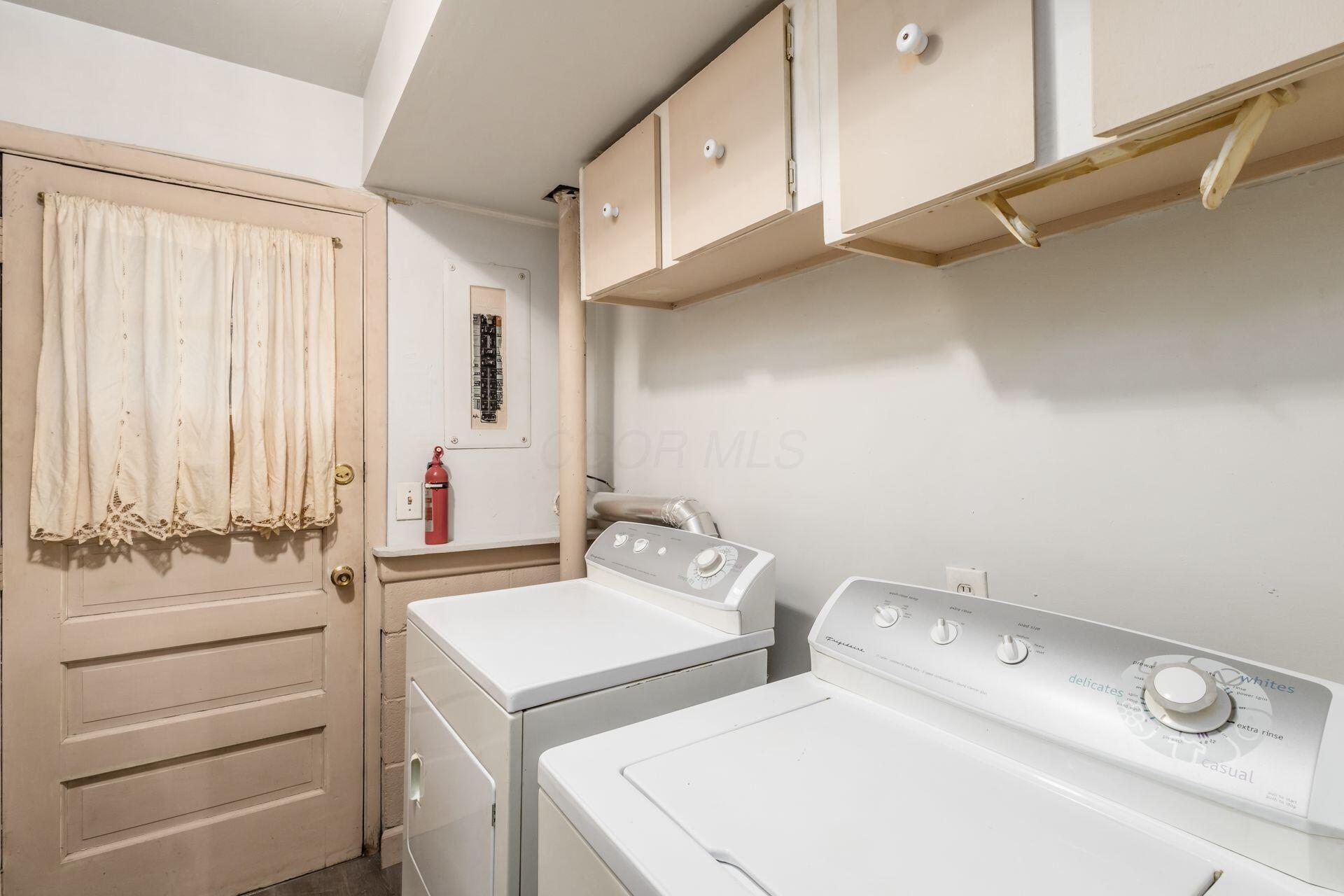 1082 Bernard Road Columbus, OH 43221 - Photo 27 of 35 Laundry Room
