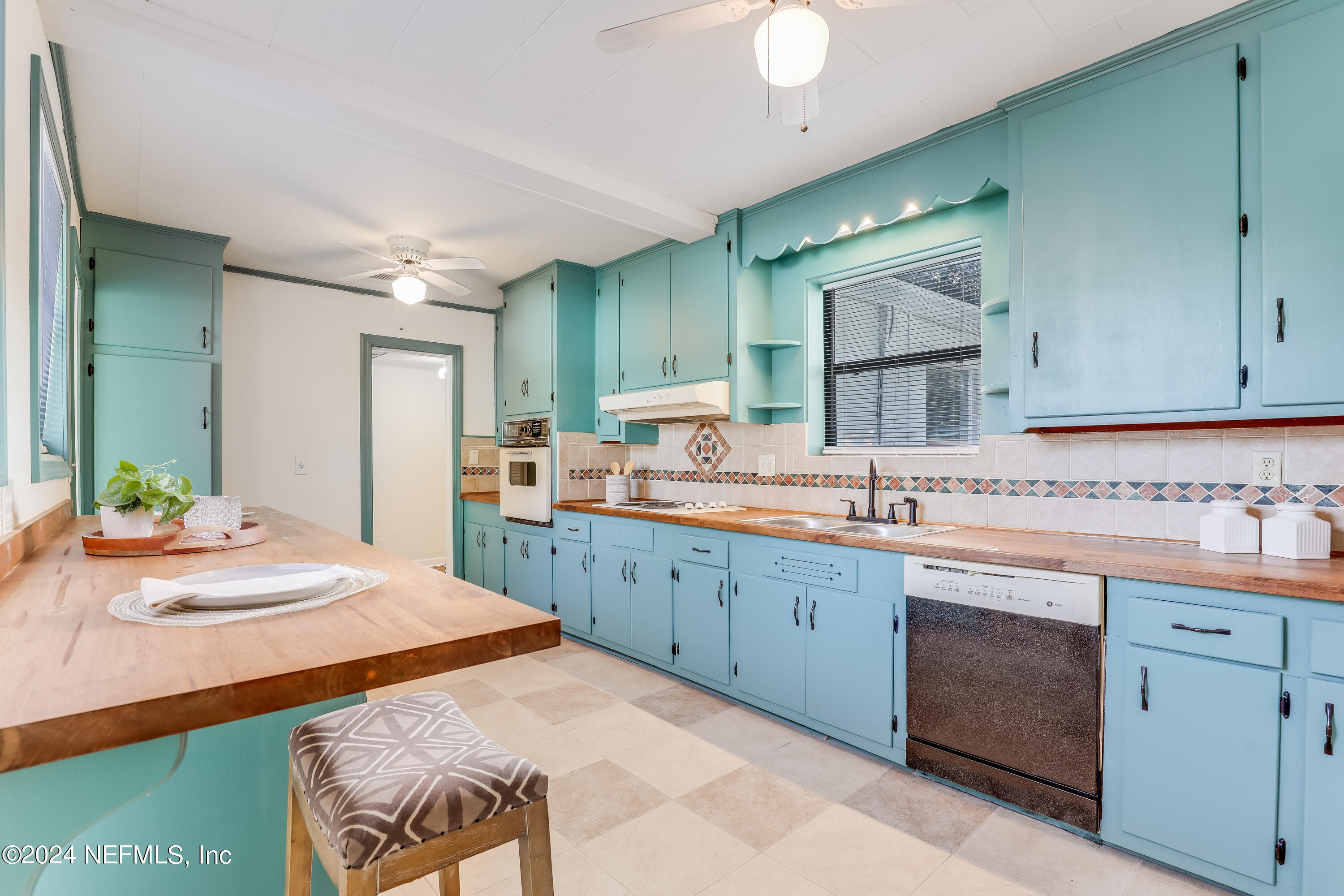 2446 Bayview Road Jacksonville, FL 32210 - Photo 11 of 33 11. Kitchen