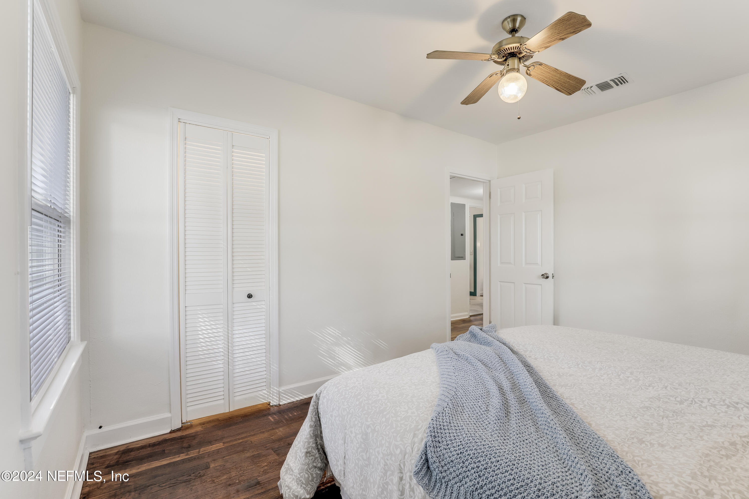 2446 Bayview Road Jacksonville, FL 32210 - Photo 16 of 33 20. Primary Bedroom