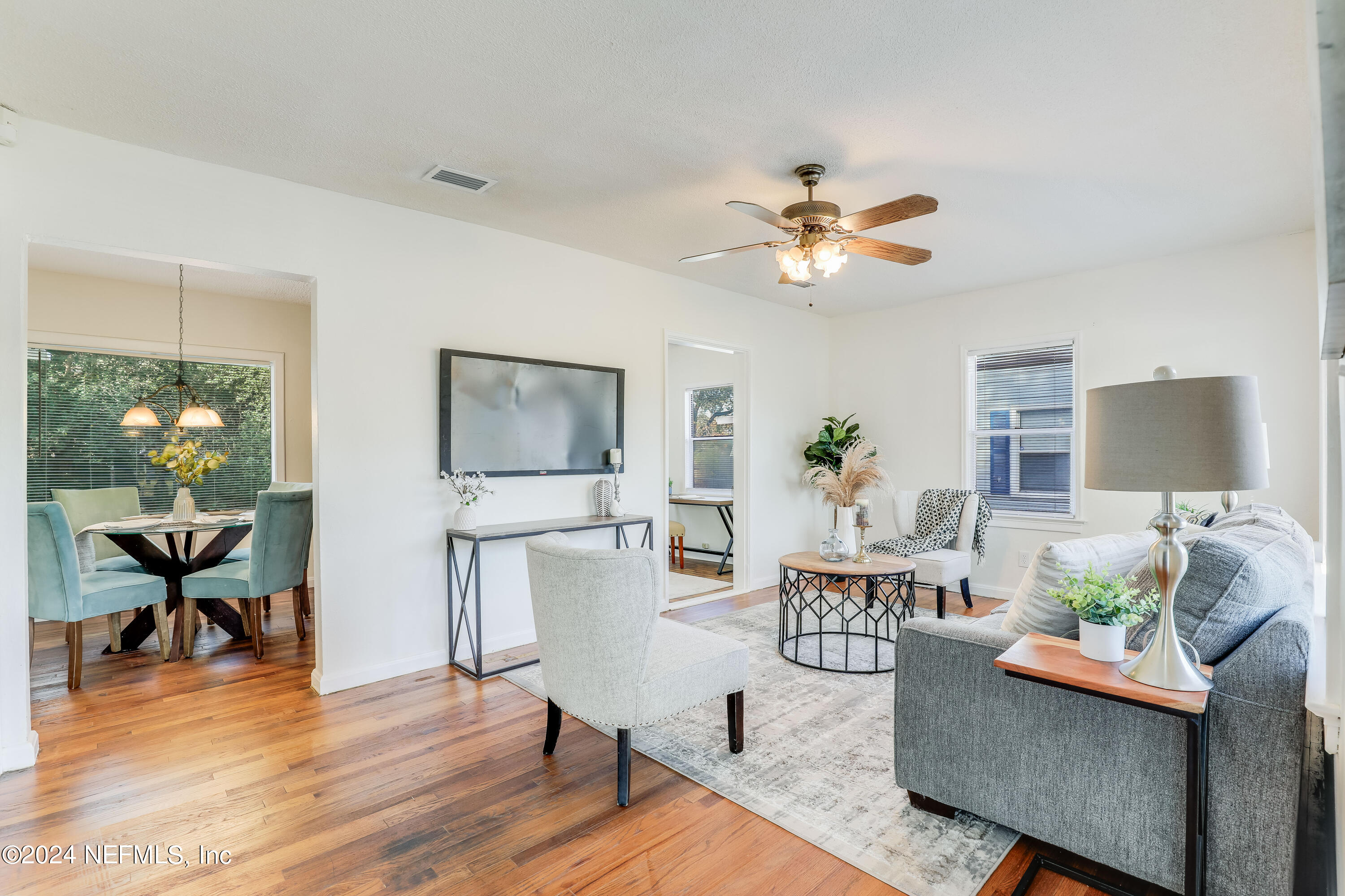 2446 Bayview Road Jacksonville, FL 32210 - Photo 8 of 33 8. Living Room