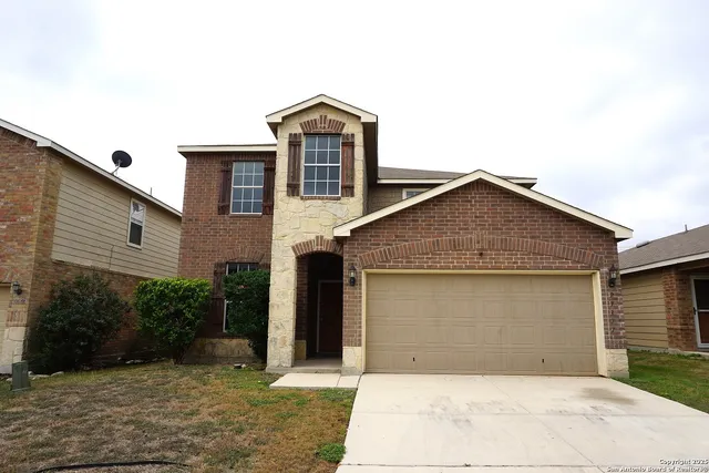 $2,300 | 27327 Lasso Bend, San Antonio, TX 78260