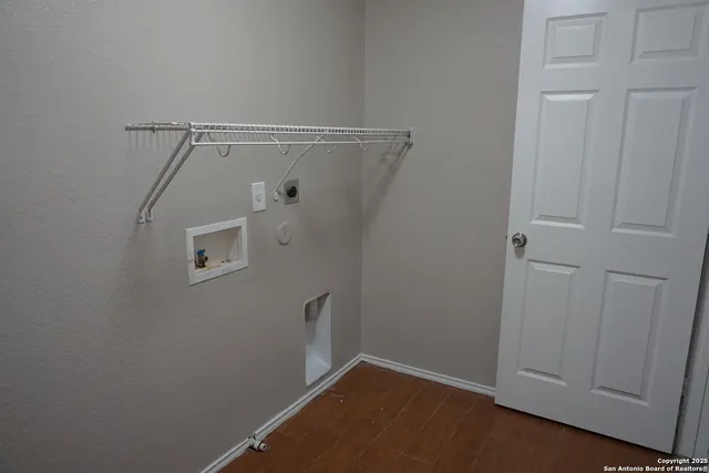 a view of utility room