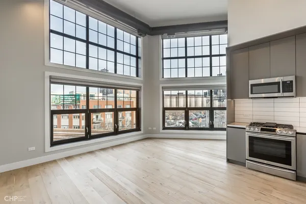 $3,925 | 729 North Sangamon Street, Unit 410, Chicago, IL 60642