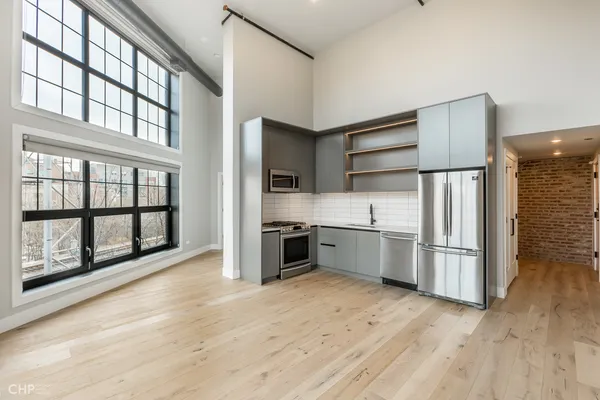 $3,925 | 729 North Sangamon Street, Unit 410, Chicago, IL 60642