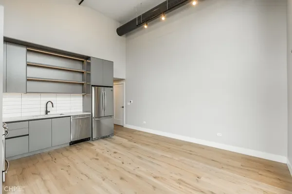 $3,925 | 729 North Sangamon Street, Unit 410, Chicago, IL 60642