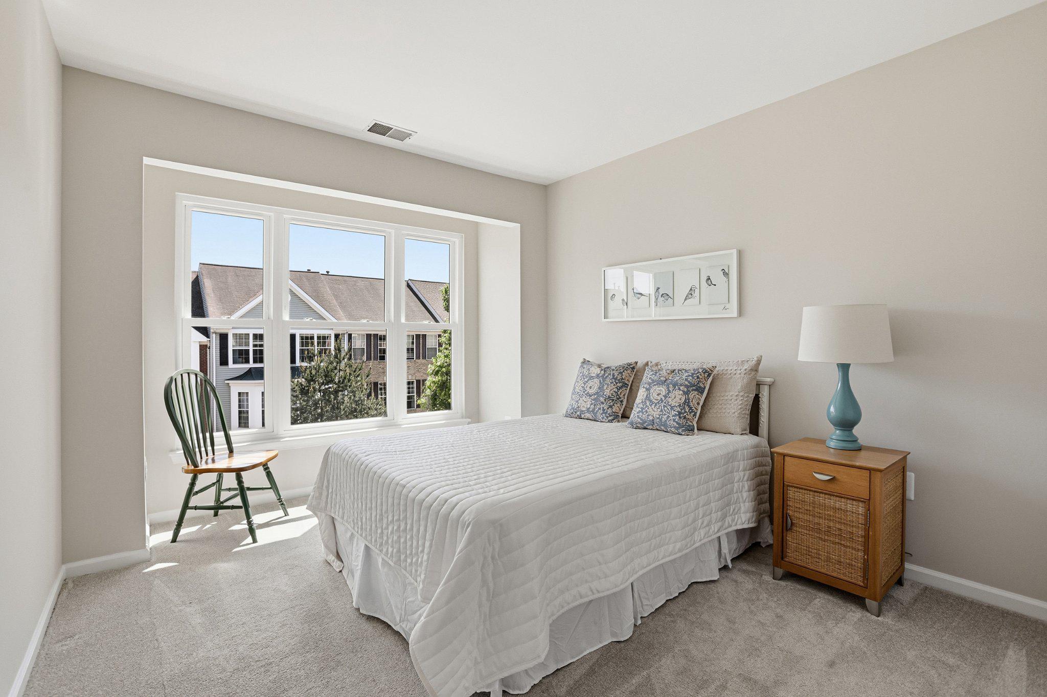 44100 Rising Sun Terrace Ashburn, VA 20147 - Photo 29 of 67 3rd floor Bedroom 3 with bay window