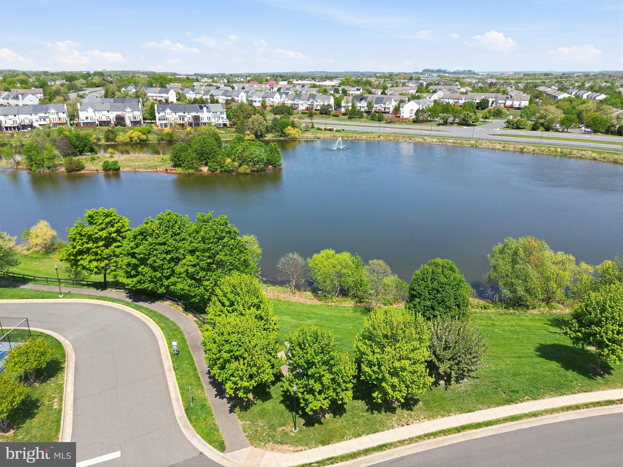 44100 Rising Sun Terrace Ashburn, VA 20147 - Photo 50 of 67 Community- Ashburn Lake .