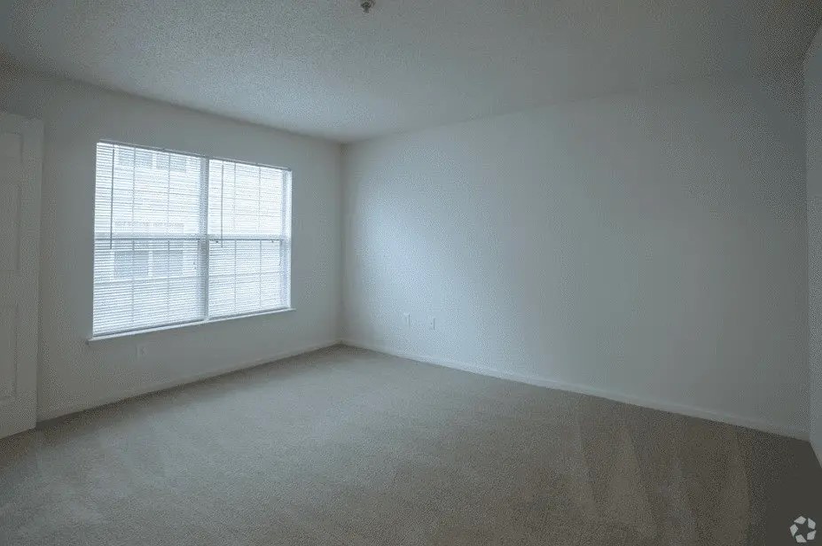 100 Marshview Drive Newport News, VA 23608 - Photo 9 of 15 an empty room with a window