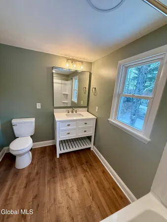 $2,300 | 2 Pinewood Court, Ballston, NY 12027
