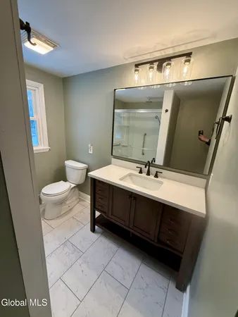 $2,300 | 2 Pinewood Court, Ballston, NY 12027