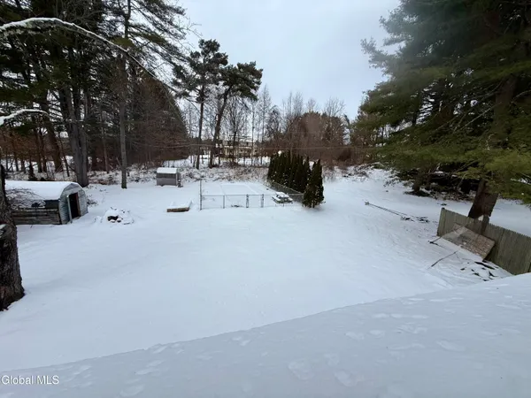 $2,300 | 2 Pinewood Court, Ballston, NY 12027