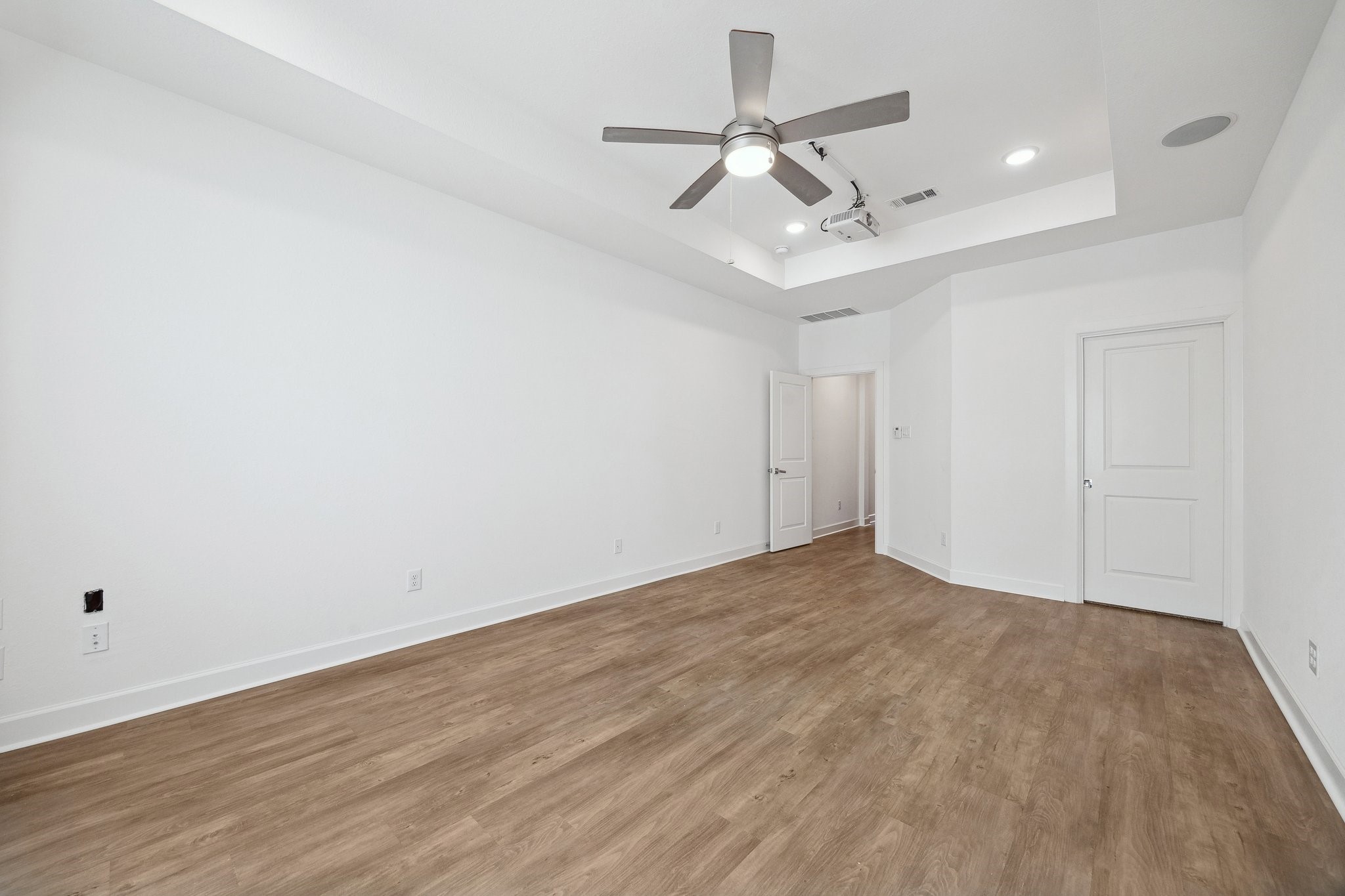 2714 Strathwood Lane Houston, TX 77082 - Photo 19 of 35 Another view of the Primary Bedroom.