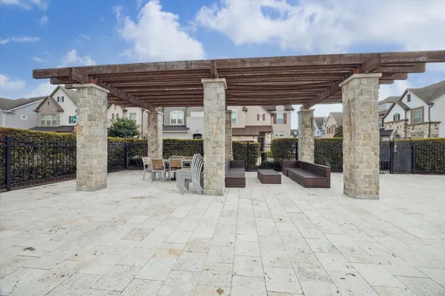 $449,000 | 2714 Strathwood Lane, Houston, TX 77082