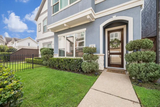 $449,000 | 2714 Strathwood Lane, Houston, TX 77082