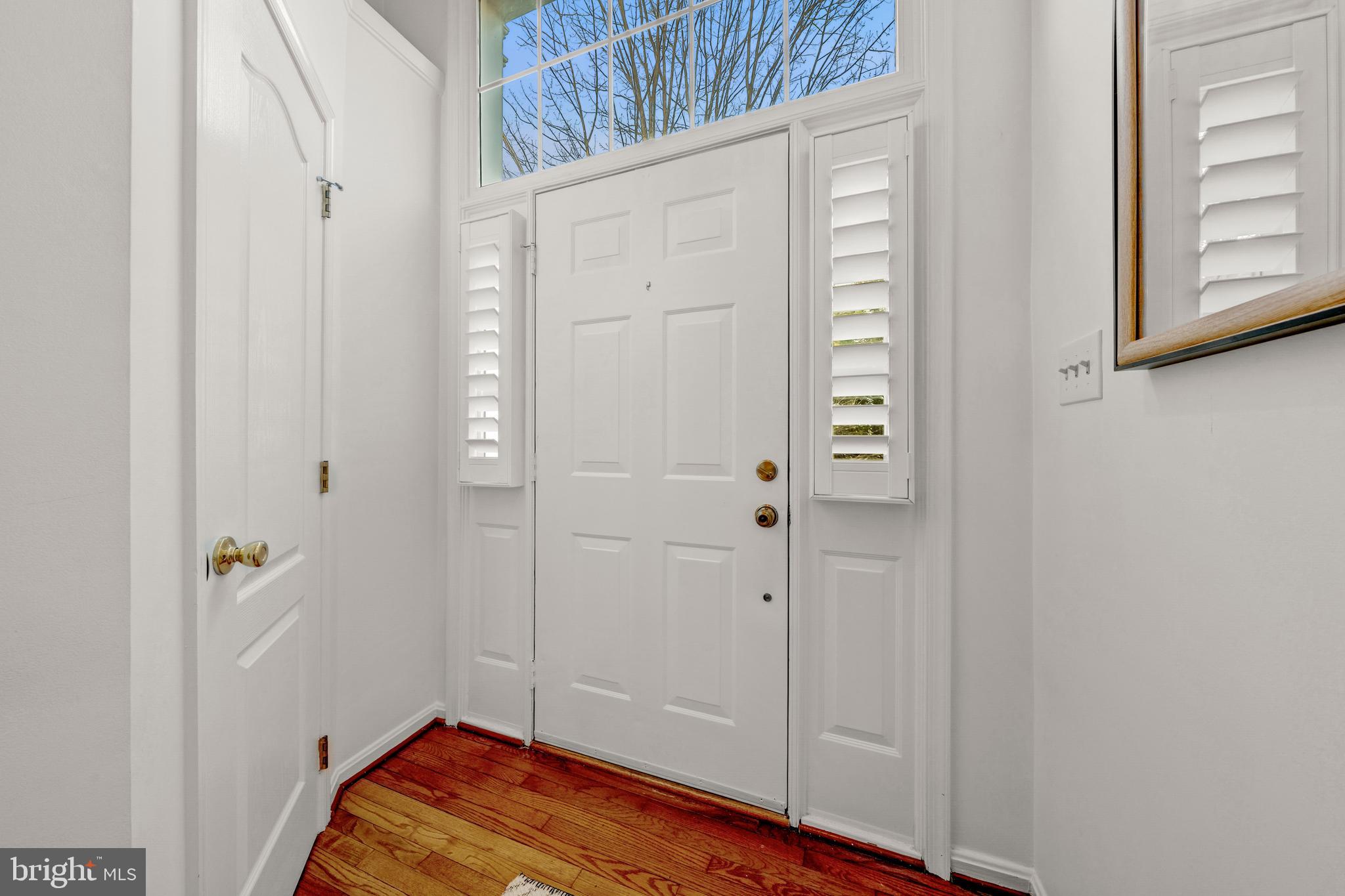 12027 Edgemere Circle Reston, VA 20190 - Photo 4 of 64