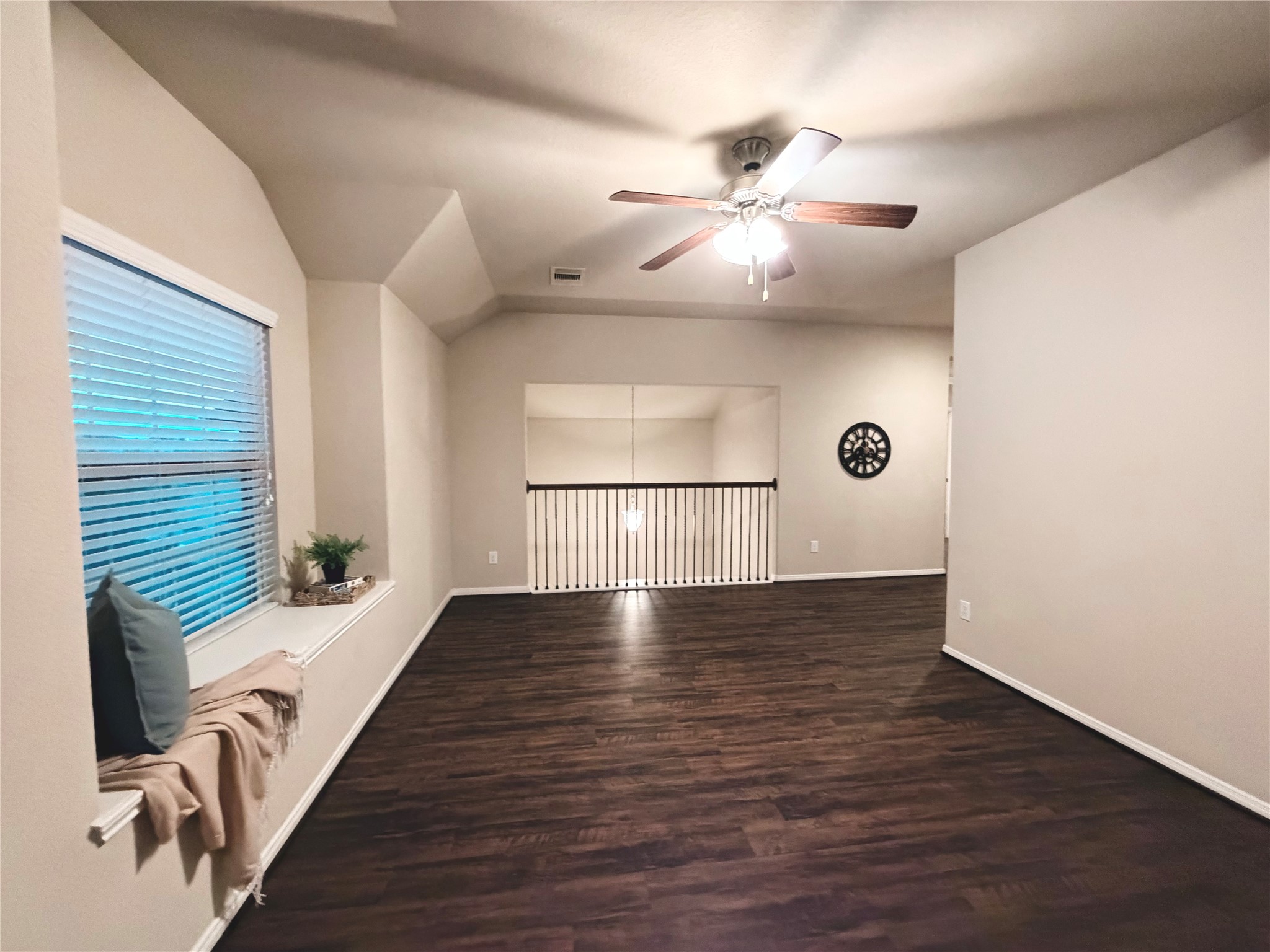 5502 Claymore Meadow Lane Spring, TX 77389 - Photo 22 of 45 Nice balcony overlooking the entry hall