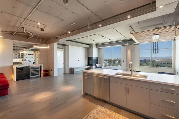 $6,000 | 2211 East Camelback Road, Unit 605, Phoenix, AZ 85016