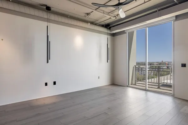 $6,000 | 2211 East Camelback Road, Unit 605, Phoenix, AZ 85016