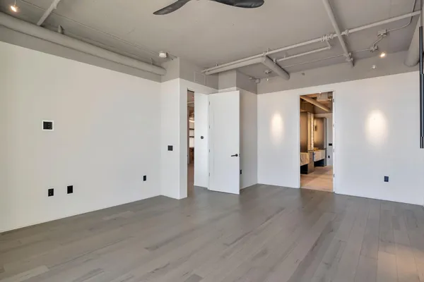 $6,000 | 2211 East Camelback Road, Unit 605, Phoenix, AZ 85016