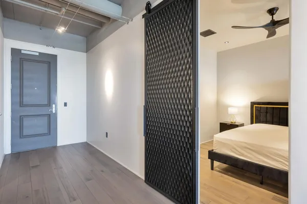 $6,000 | 2211 East Camelback Road, Unit 605, Phoenix, AZ 85016