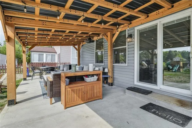 a view of a storage & utility room