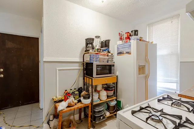 $215,000 | 648 West 60th Street, Chicago, IL 60621