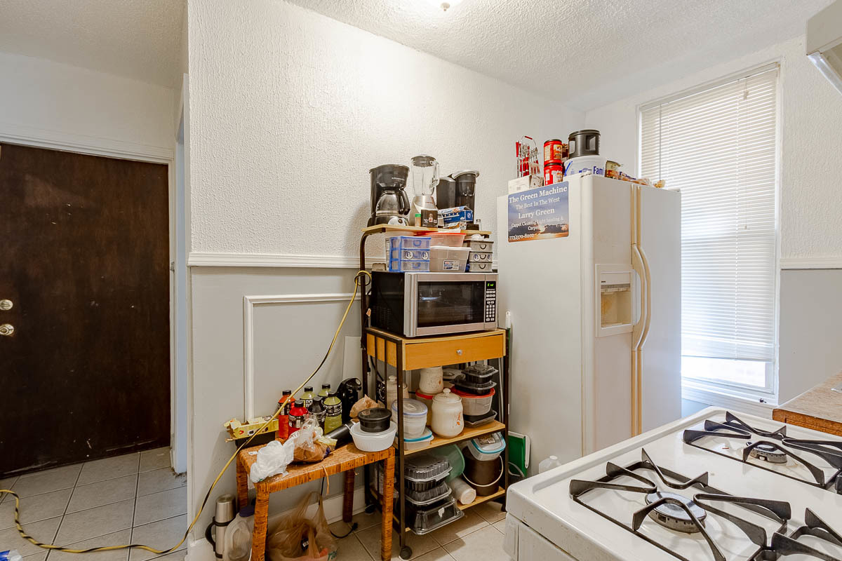 648 West 60th Street Chicago, IL 60621 - Photo 8 of 27