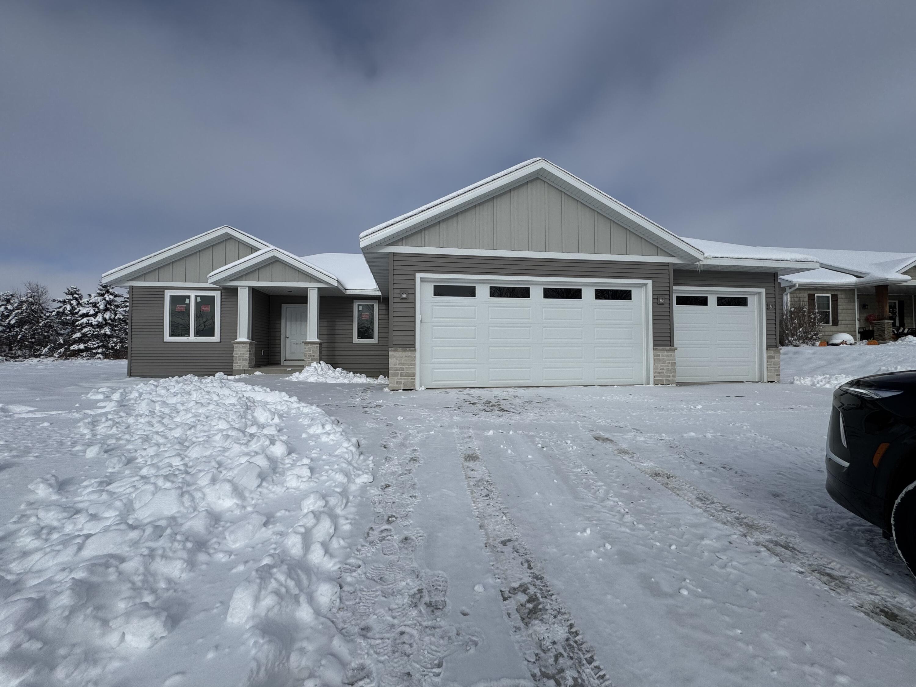 538 Oriole Lane Howards Grove, WI 53083 - Photo 1 of 1 IMG_4130