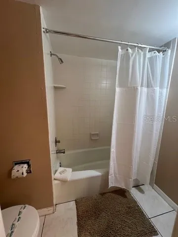 $1,950 | 7205 Curtiss Avenue, Unit 2F, Sarasota, FL 34231