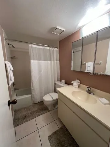 $1,950 | 7205 Curtiss Avenue, Unit 2F, Sarasota, FL 34231