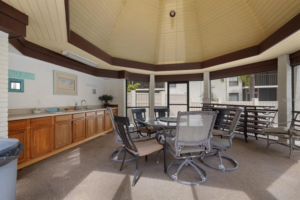 7205 Curtiss Avenue, Unit 2F Sarasota, FL 34231 - Photo 17 of 18