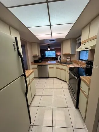 $1,950 | 7205 Curtiss Avenue, Unit 2F, Sarasota, FL 34231