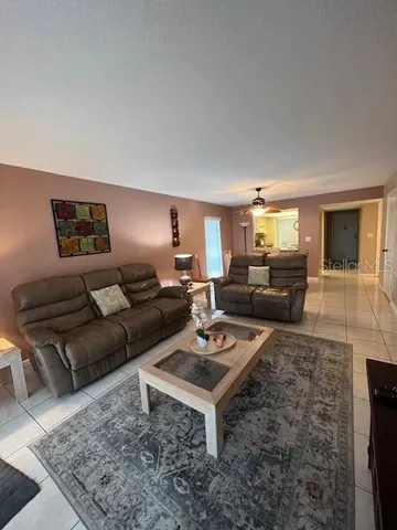 $1,950 | 7205 Curtiss Avenue, Unit 2F, Sarasota, FL 34231