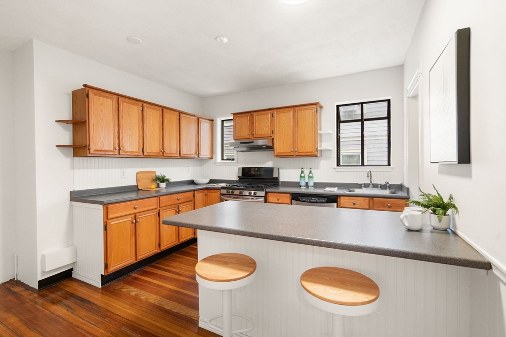 24 Cambridge Terrace, Unit 2 Cambridge, MA 02140 - Photo 14 of 27