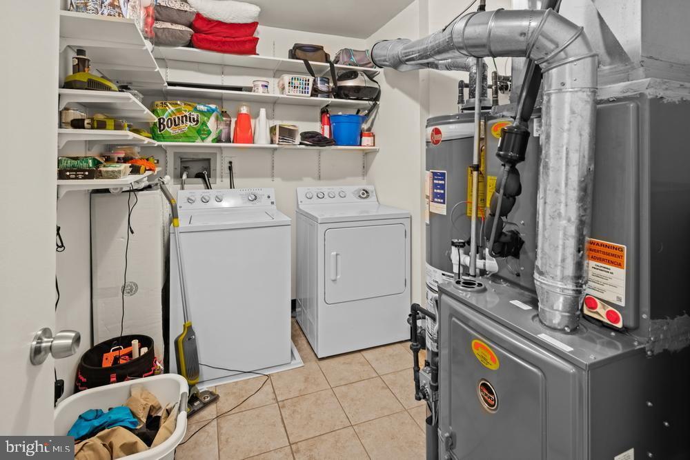 52 Willow Court Hamilton, NJ 08619 - Photo 18 of 23 a utility room with dryer and washer